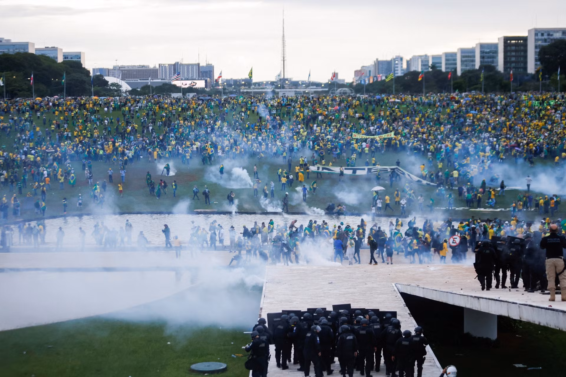 Bất ổn hiện diện trong lòng Brazil -0