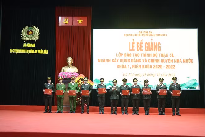 Bổ sung nguồn cán bộ chất lượng cao trong xây dựng Đảng, xây dựng lực lượng CAND -0