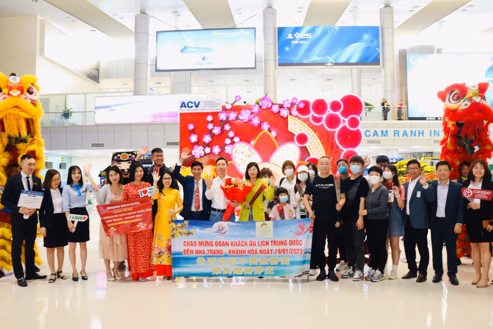  Đón đoàn khách Trung Quốc đầu tiên trở lại Khánh Hòa sau gần ba năm -0