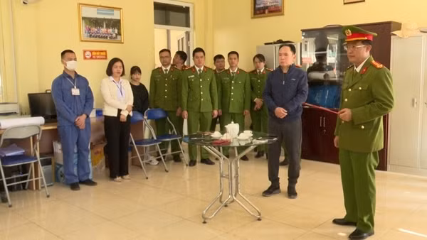 Cán bộ trung tâm đăng kiểm nhận hối lộ rồi chuyển cho một số cá nhân tại Cục Đăng kiểm Việt Nam