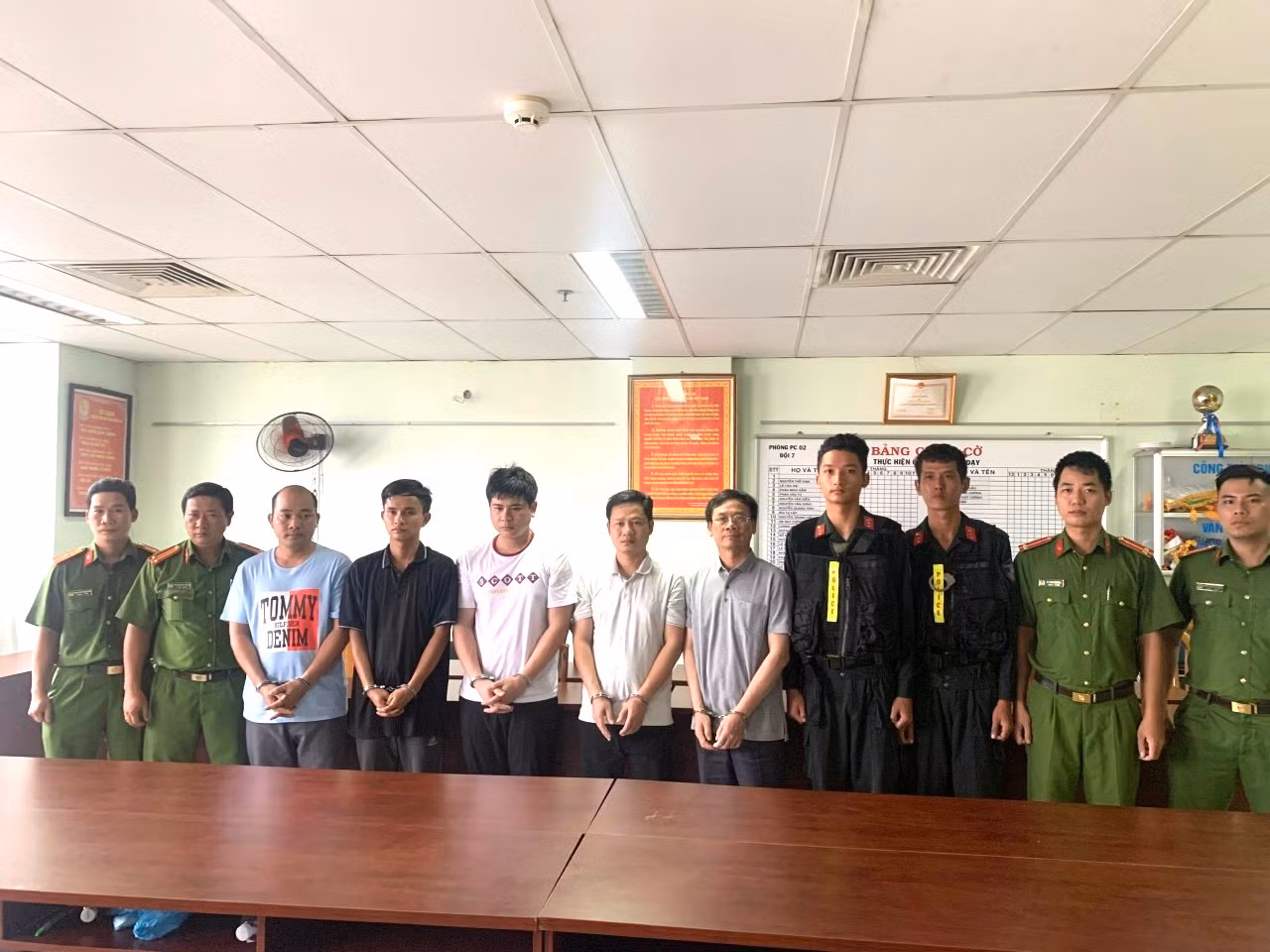 Khới tố nguyên Cục trưởng Cục Đăng kiểm Việt Nam Nguyễn Kỳ Hình -0
