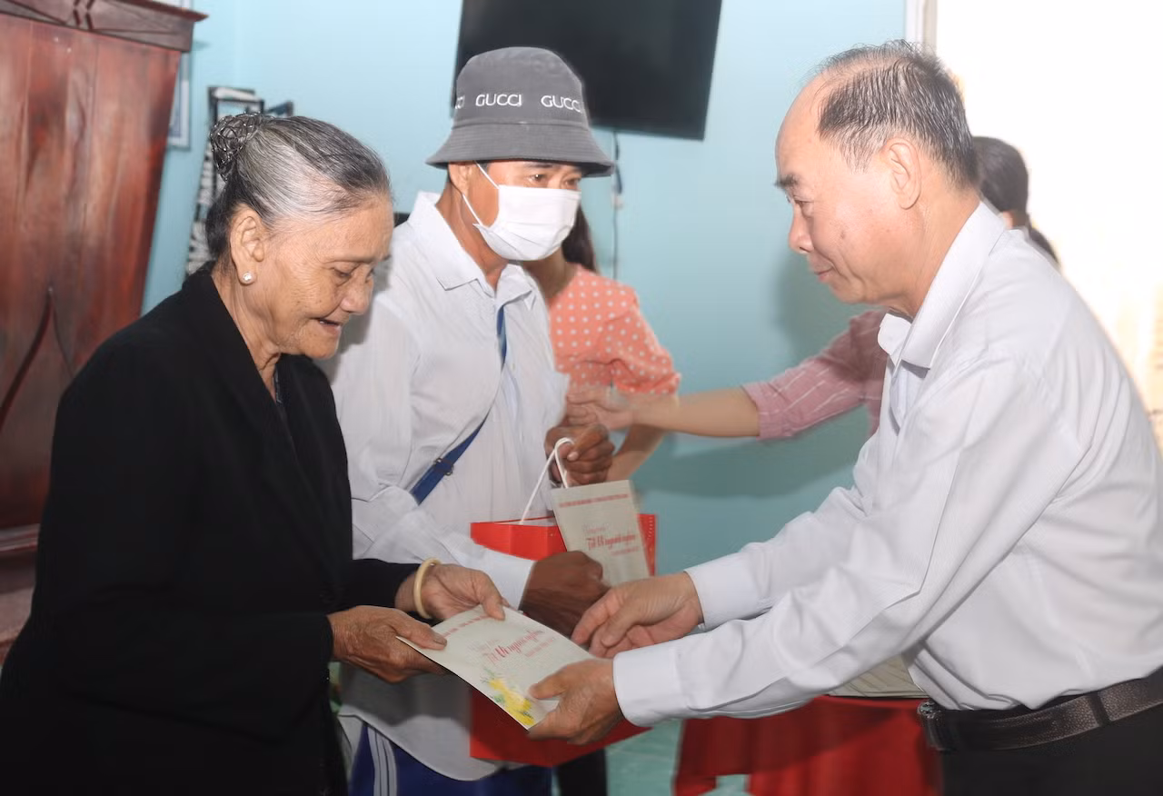 Nghĩa tình Tiền Giang -0