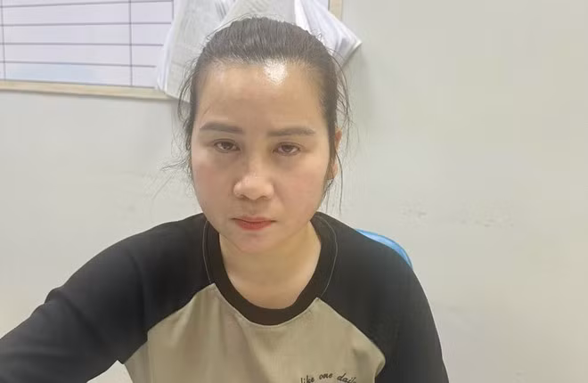 Lừa đứng tên 