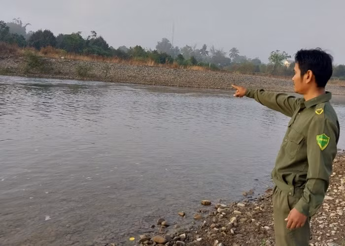 Công an viên cứu sống 2 học sinh đuối nước -0