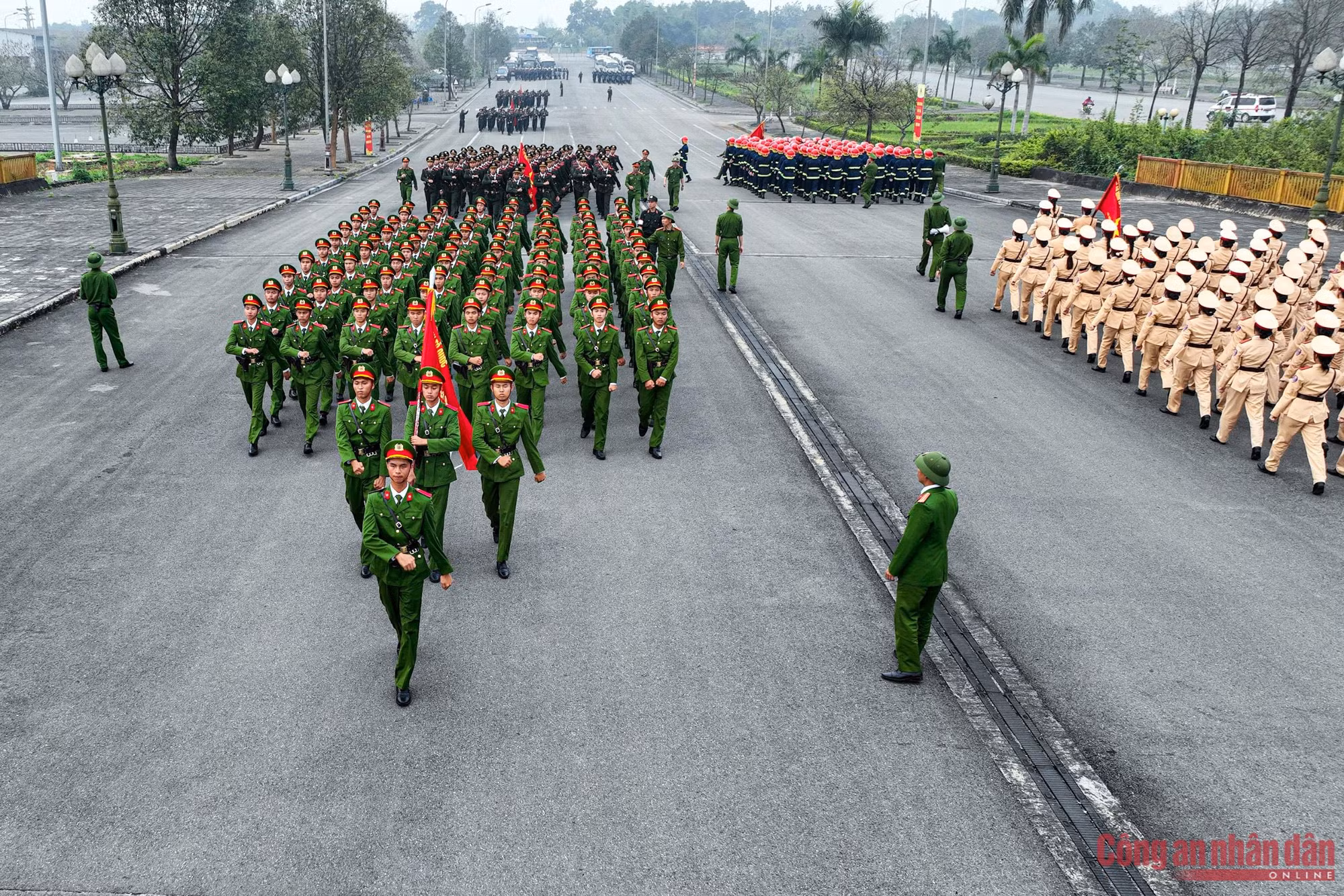 Khối CAND tập luyện diễu binh kỷ niệm 70 năm Chiến thắng Điện Biên Phủ ảnh 1 Xem các khối CAND huấn luyện diễu binh phục vụ Lễ kỷ niệm 70 năm Chiến thắng Điện Biên Phủ -0