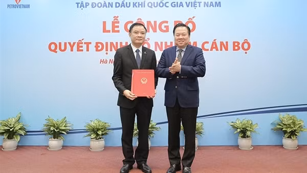 Xây dựng và phát triển Petrovietnam thành Tập đoàn Công nghiệp – Năng lượng hàng đầu đất nước, khu vực