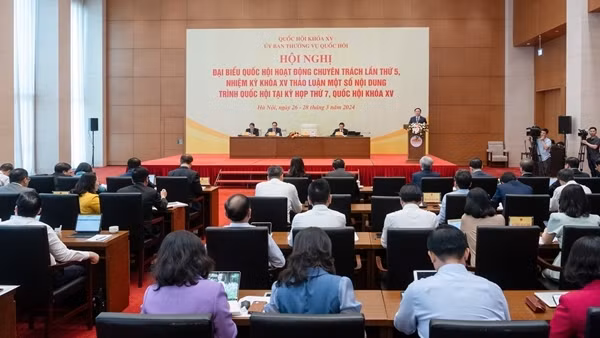 Thảo luận Luật Đường bộ: Cần đầu tư đồng bộ đường cao tốc khi xây dựng