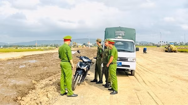 Công an xã góp phần tích cực khởi động dự án giao thông ven biển Phú Yên
