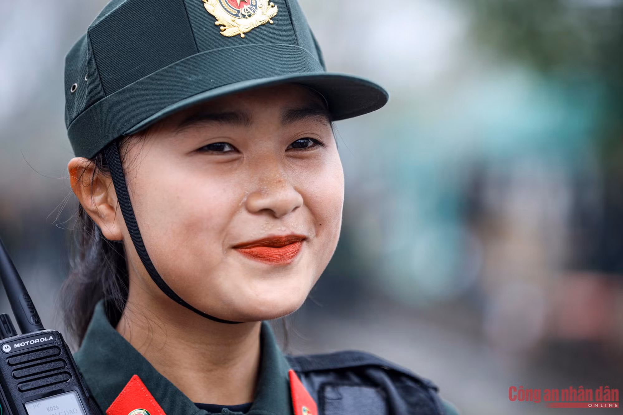 Ngắm những bóng hồng trên thao trường tập luyện diễu bình -5