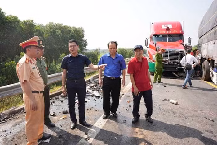 Khi hạ tầng bất cập cùng ý thức -0
