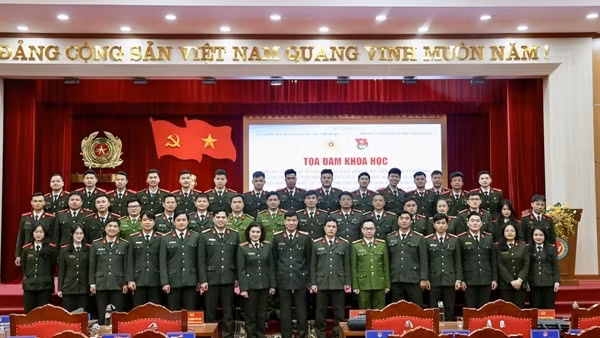 Phát huy vai trò xung kích của tuổi trẻ CAND trong thực hiện Nghị quyết số 12
