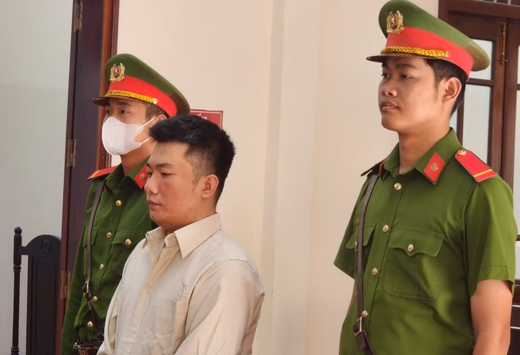 Lãnh 8 năm tù vì thường xuyên đăng bài chống phá chính quyền -0
