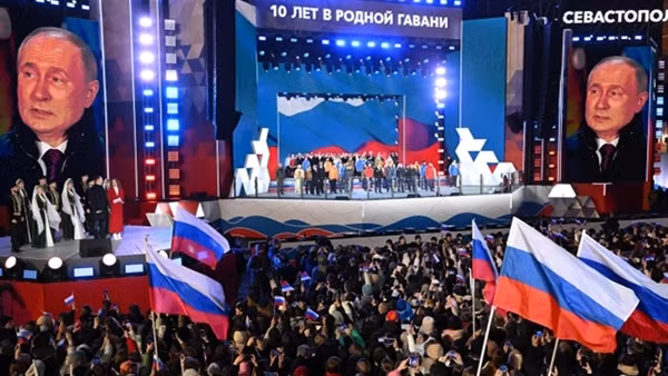 Nước Nga và "con đường Putin"