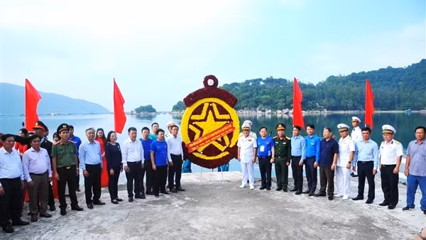 Tổ chức lễ tri ân tưởng niệm liệt sĩ ở bến Vũng Rô