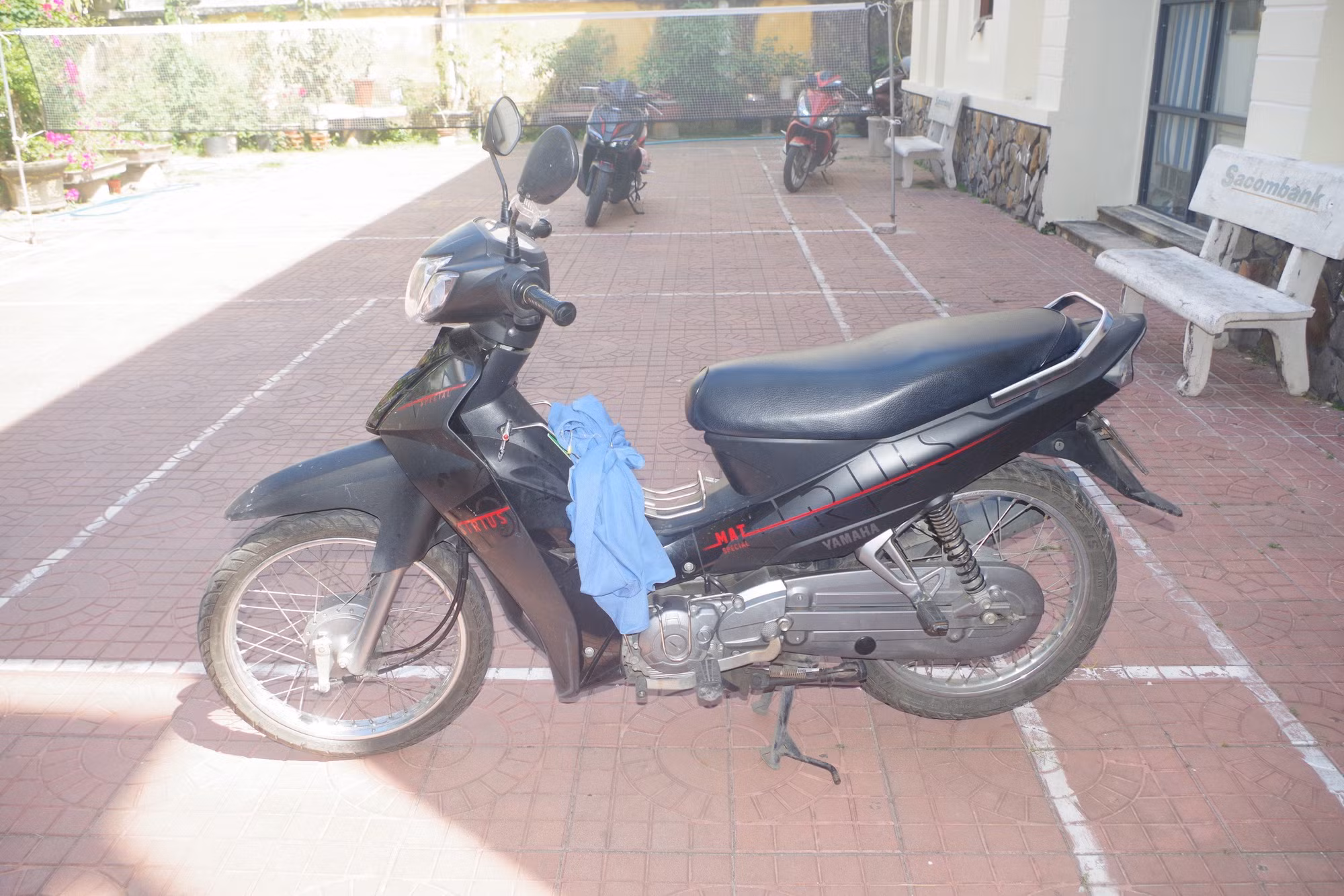 Người dân vây bắt đối tượng có 5 tiền án giở chiêu 