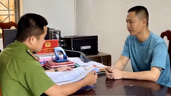 Vận động bị can trốn nã gần 10 năm trở về đầu thú