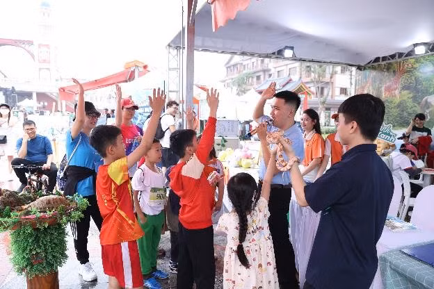 Hàng chục nghìn người “cháy” hết mình tại sự kiện vì môi trường “Ngày hội Xanh” -0