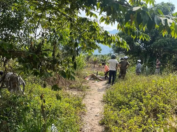 Phát hiện thi thể người đàn ông bên trong vườn nhà -0
