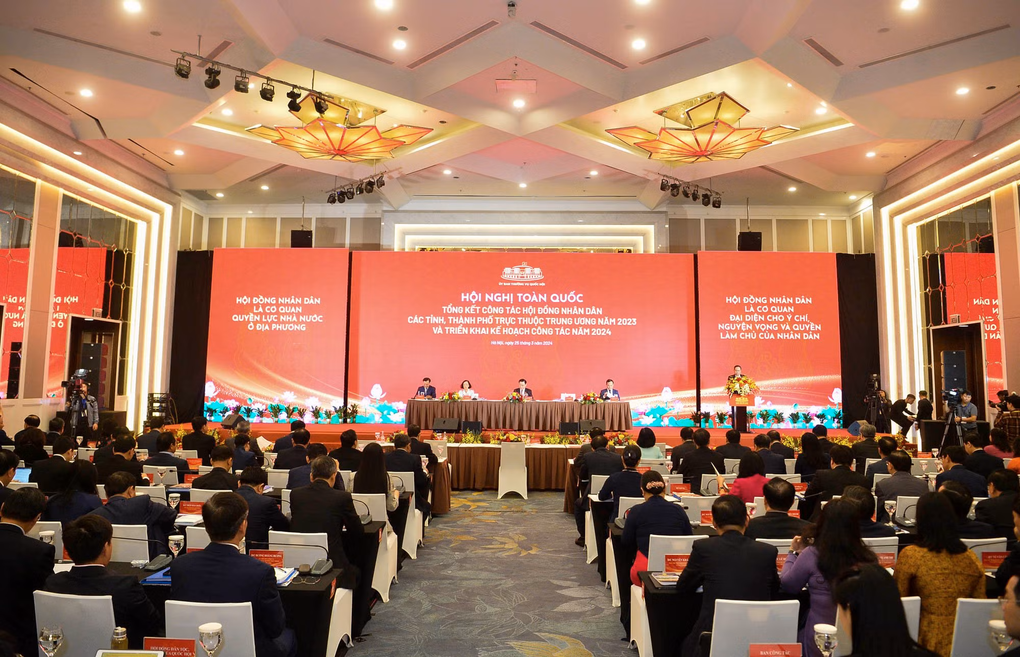 Nâng cao năng lực, hiệu quả hoạt động của HĐND trong năm 2024 và cả nhiệm kỳ -0
