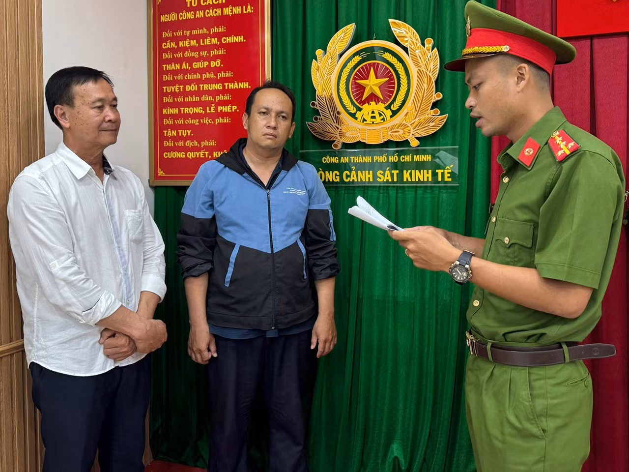 Khởi tố hai cán bộ Hải quan Cửa khẩu Cảng Phú Mỹ về tội “Nhận hối lộ” -0