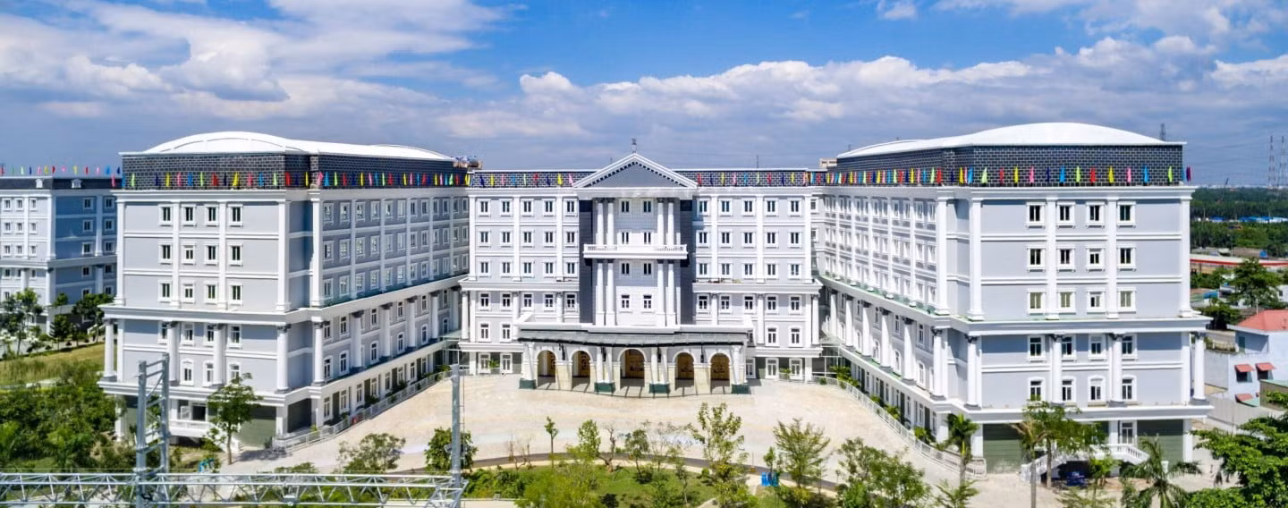 Cấm xuất cảnh Chủ tịch Hội đồng quản trị Trường Quốc tế Mỹ -0