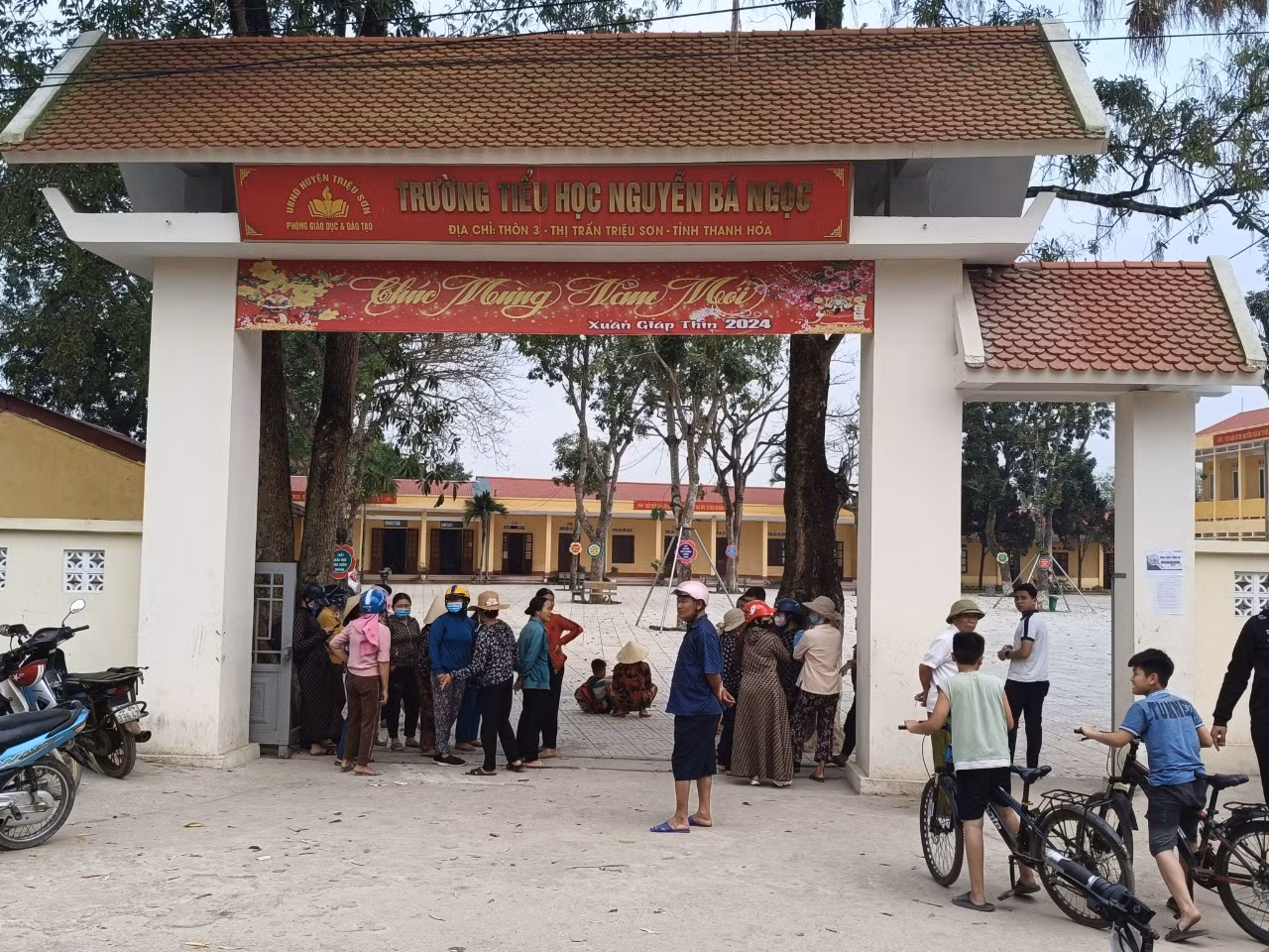 Đối thoại chủ trương sáp nhập 2 Trường tiểu học -0