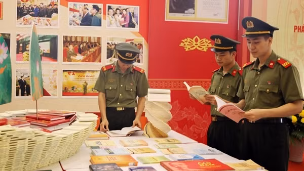 Đa dạng hoạt động hưởng ứng Ngày Sách và Văn hóa đọc Việt Nam trong CAND