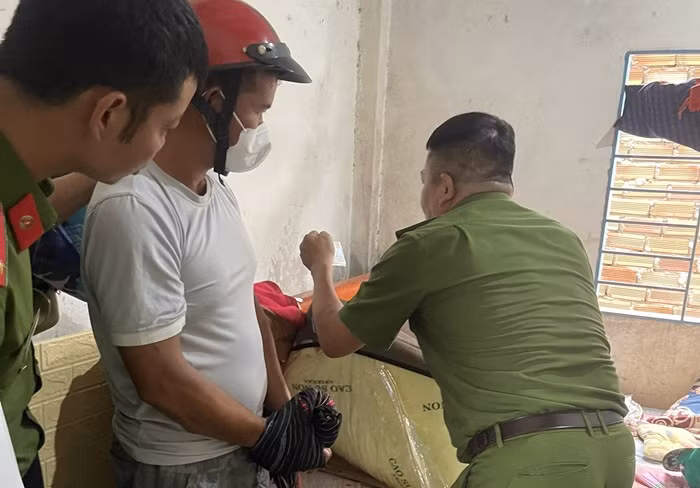 Trộm 5,4 cây vàng đem chôn trong vườn cà phê -0