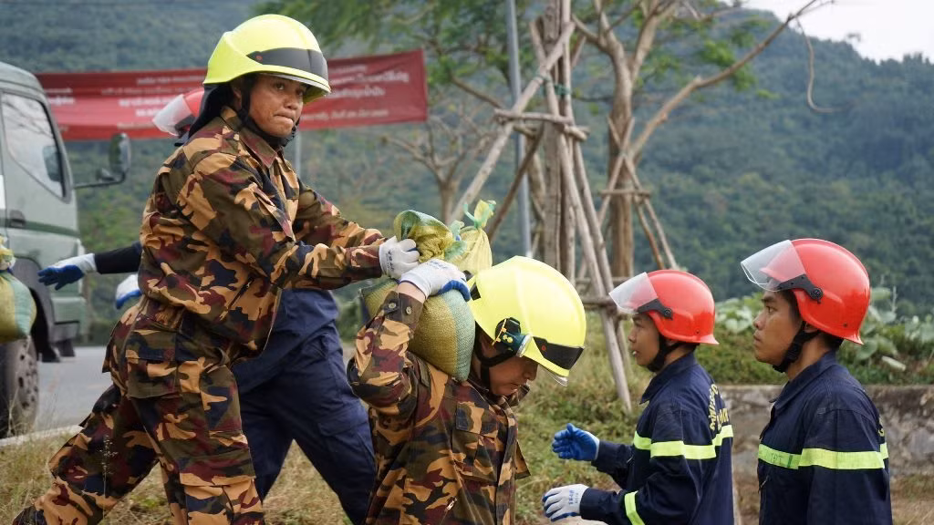 Việt Nam - Lào – Campuchia phối hợp diễn tập phòng cháy chữa cháy và cứu nạn cứu hộ -3