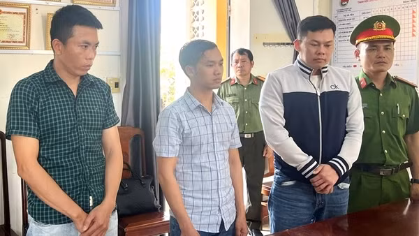 Cấu kết lập doanh nghiệp đưa người sang Hàn Quốc trái phép