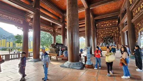 “Đạo chích” nơi cửa Phật