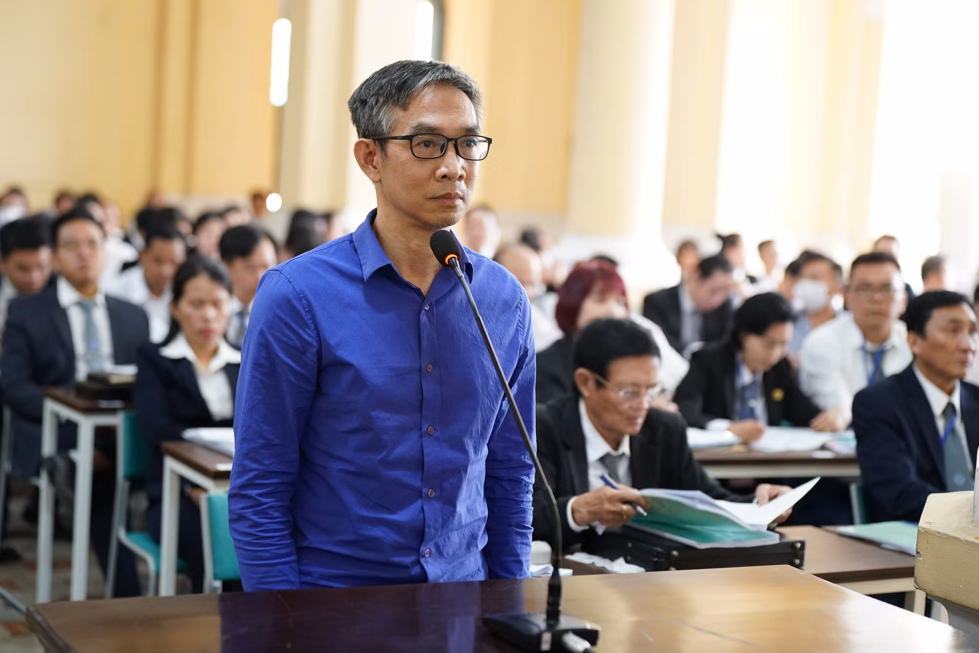 Bị cáo thấy xấu hổ, không muốn gặp người thân -0