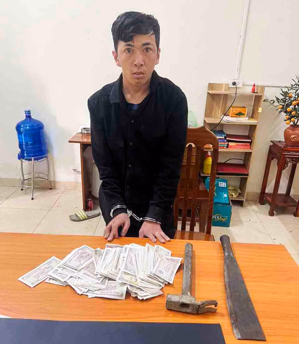 “Đạo chích” nơi cửa Phật -0