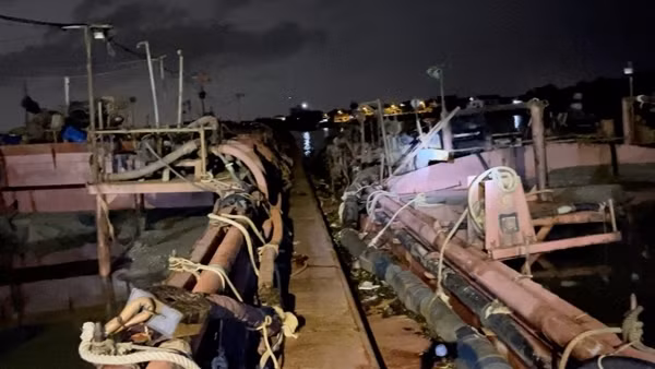 Truy tố 24 bị can trong đường dây lớn khai thác cát trái phép