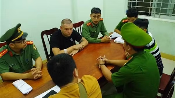 Bắt một người Nga đang bị Interpol truy nã về tội giết người