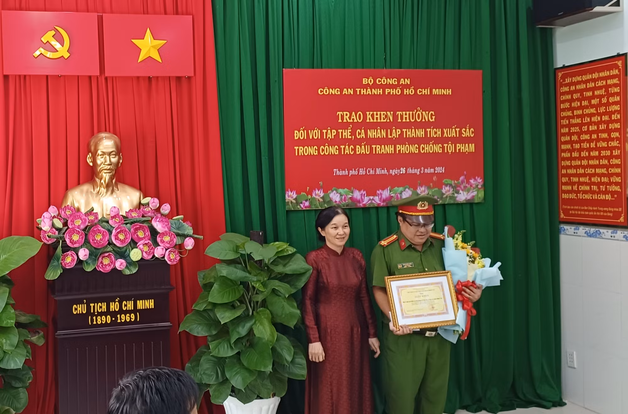 Công an TP Hồ Chí Minh khen thưởng Công an quận Bình Tân phá chuyên án ma túy xuất sắc -0