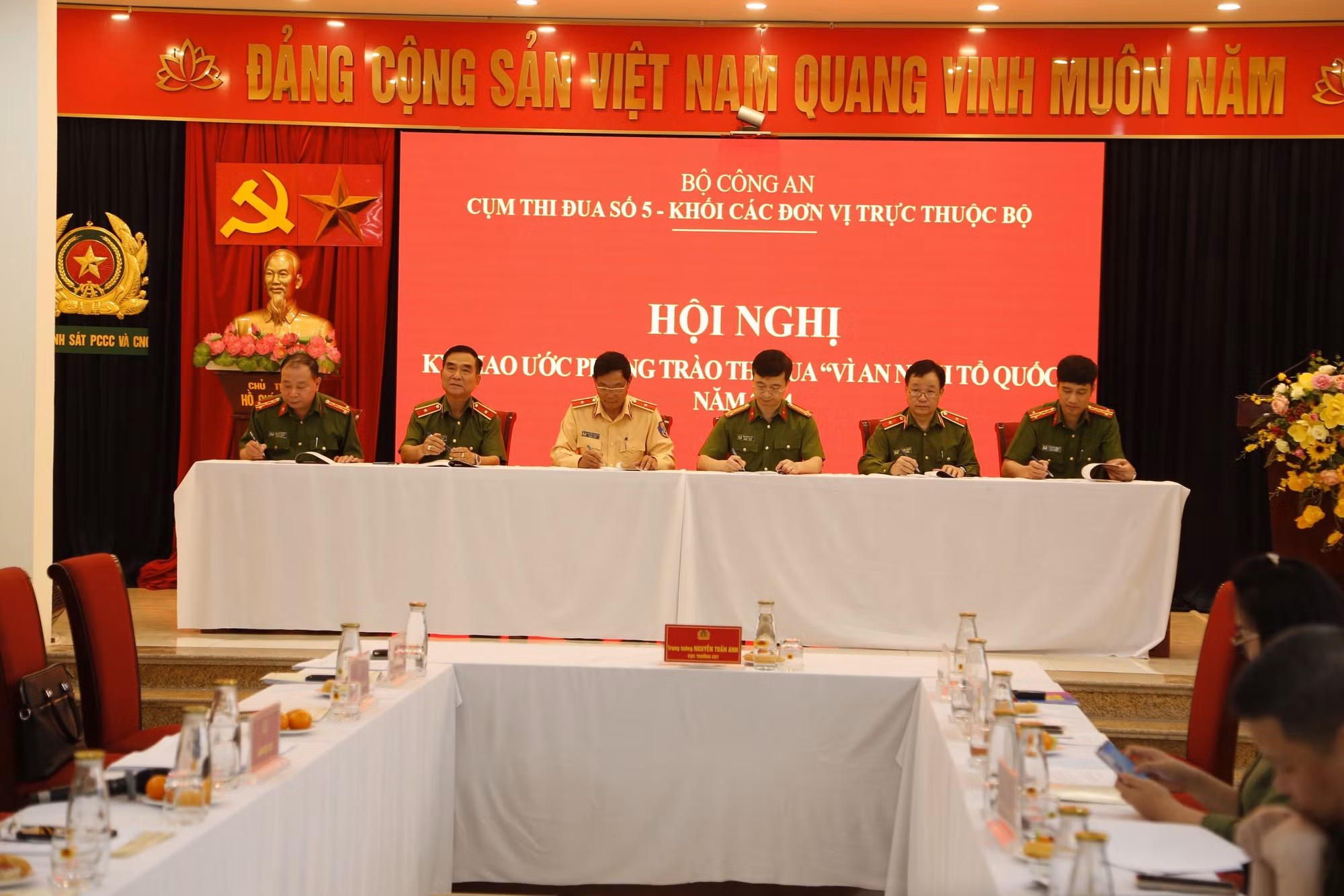 Cụm thi đua số 5 - Khối các đơn vị trực thuộc Bộ ký giao ước phong trào thi đua 
