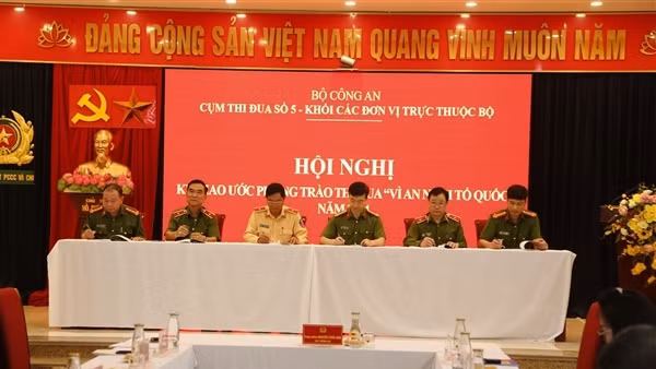 Cụm thi đua số 5 - Khối các đơn vị trực thuộc Bộ ký giao ước phong trào thi đua