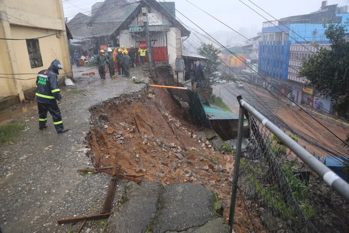 Hai nước châu Á khổ sở vì bão chồng bão, sơ tán hàng trăm nghìn dân -0