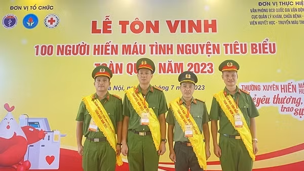 Những chiến sĩ Công an tiêu biểu trong hiến máu tình nguyện