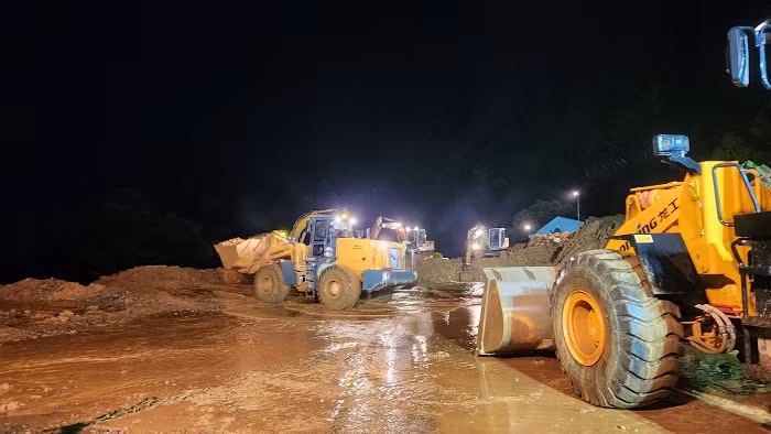 Tìm thấy 3 người bị đất đá vùi lấp trên đèo Bảo Lộc -0