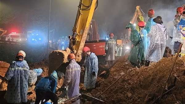 Chạy đua với thời gian để tìm kiếm CBCS và người dân bị mất tích trong vụ sạt lở đất tại Lâm Đồng