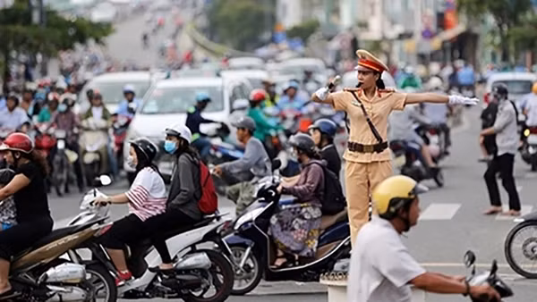Luật Trật tự, an toàn giao thông đường bộ lấy người dân là trung tâm phục vụ