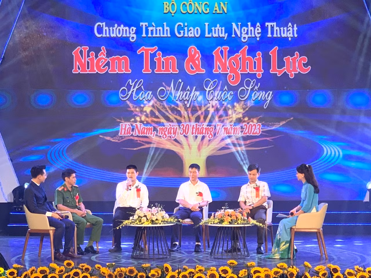 Tiếp thêm ước mơ và nghị lực cho những người có quá khứ lỗi lầm hoàn lương -0