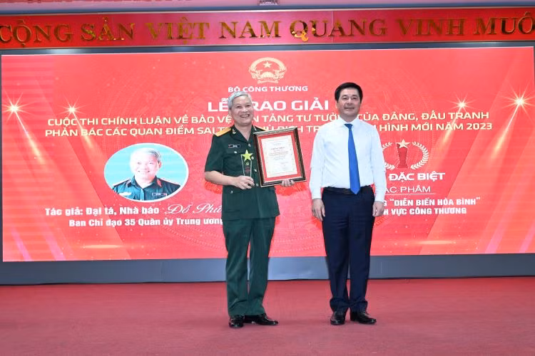 24 tác phẩm được trao giải Cuộc thi chính luận Bảo vệ nền tảng tư tưởng của Đảng -0