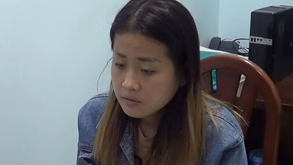 Cô gái trẻ vận chuyển thuê thuốc lắc cùng ma túy đá lấy tiền công