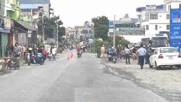 Nốc rượu bia, nam thanh niên lao ô tô tông chết 2 cháu đi xe đạp điện