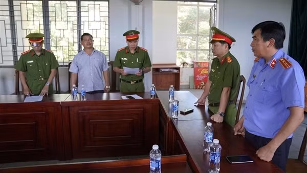 Khởi tố&nbsp;nhiều&nbsp;đối tượng vi phạm về&nbsp;kinh tế, tham nhũng, môi trường