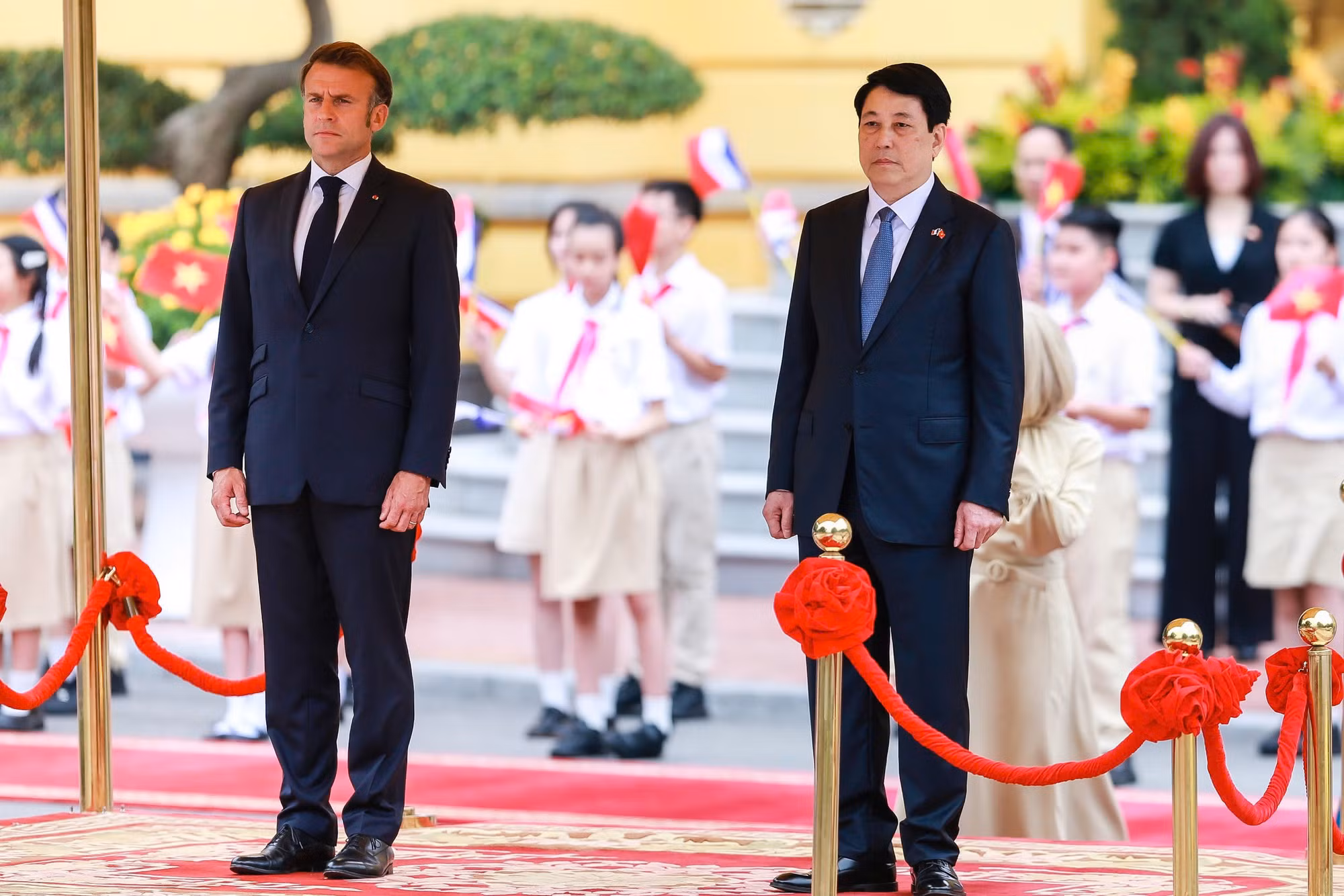 Lễ đón Tổng thống Pháp Emmanuel Macron thăm cấp nhà nước tới Việt Nam -0
