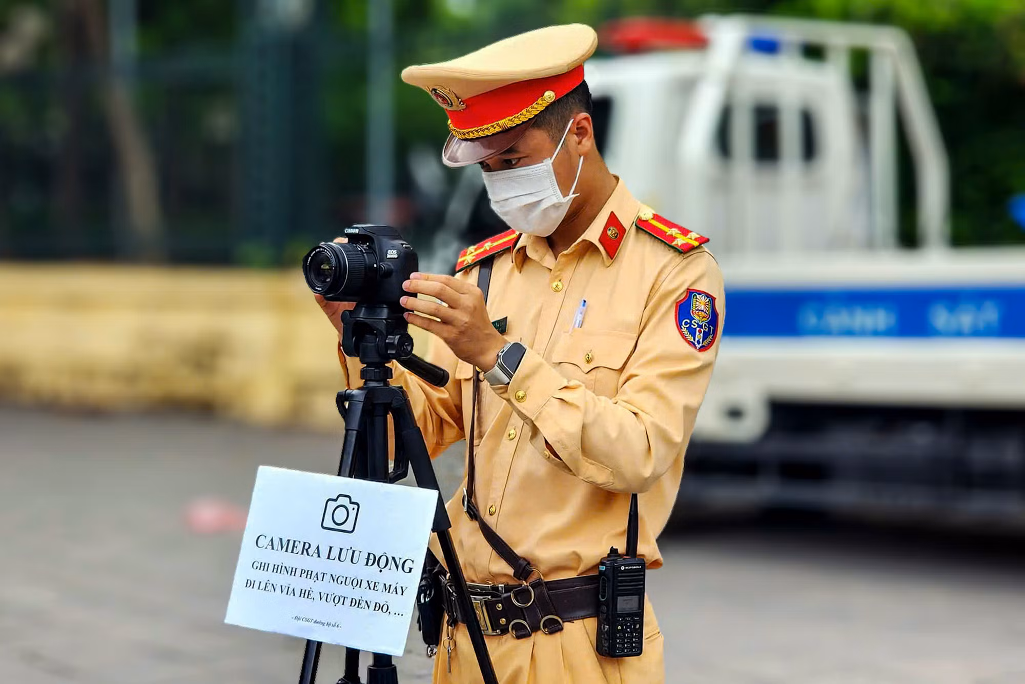 CSGT Hà Nội đặt máy quay ở ngã tư, ghi hình vi phạm -0
